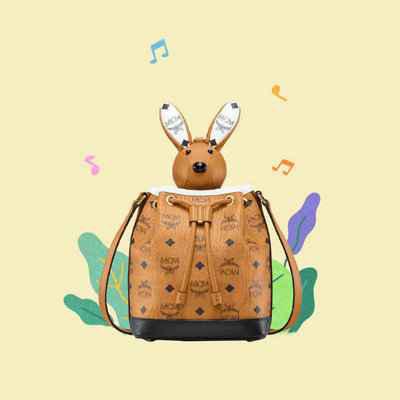 感兴趣的朋友：请关chaopai.com潮牌汇店注 MCM 品牌官网及网店 （MCM 全新动物园包袋系列上架发售，六一快乐）