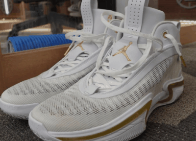 中间有一圈特点潮牌信息鲜明的白色中底（AJ36和kd14哪个好 AJ36重量是多少）