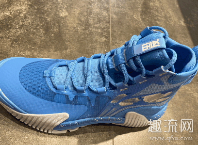 反伍2和wow8哪个好 反伍2耐磨怎么样