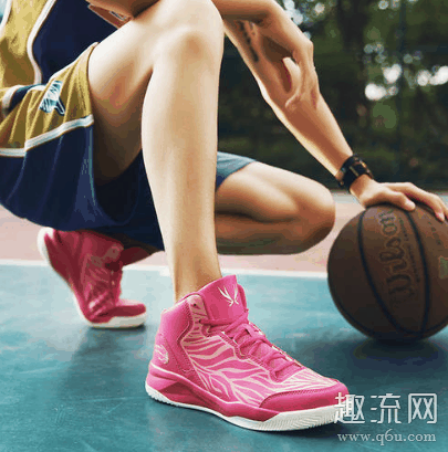 不打球的女生可以穿球鞋吗 女生可以穿男生球鞋吗
