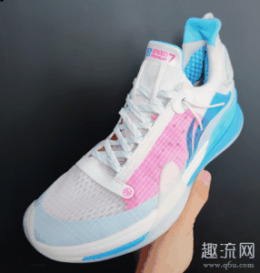 从李宁精心设计的主题配色潮牌信息就可以看出这次闪击7是精英版配置（闪击7夏季版配色有哪些 闪击7夏季版配色推荐）