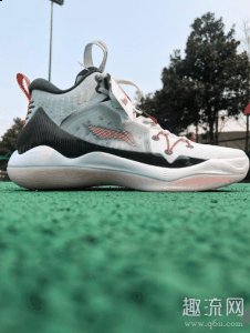 不过受众潮牌也不少（李宁利刃2透气性怎么样 李宁利刃2适合夏天穿吗）