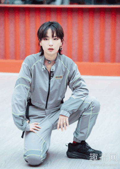 乘风破浪的姐姐2穿的训练服是什么牌子 浪姐2穿的鞋子同款推荐