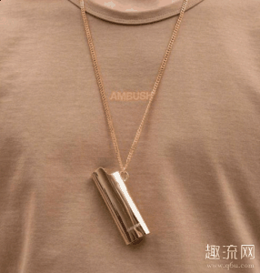  Ambush普普通通一件短chaopai.com潮牌汇袖印个logo就卖八九百上千（ambush饰品是什么材质 ambush饰品怎么鉴定真假）