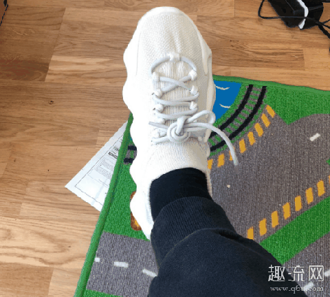 yeezy450脚感测评 yeezy450偏大偏小