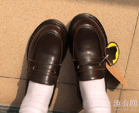 jk制服配什么鞋子好看 jk制服配什么发型好看