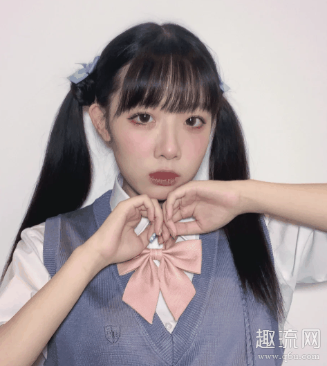 jk制服配什么鞋子好看 jk制服配什么发型好看