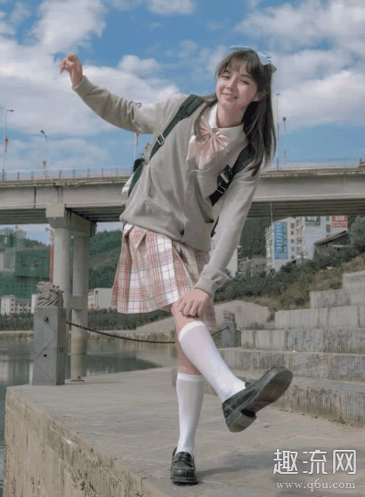jk制服配什么鞋子好看 jk制服配什么发型好看