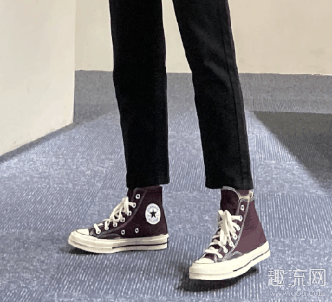 匡威鞋舌头上的二维码能扫出来吗 匡威鞋舌头上有个红色标一个没有是怎么回事