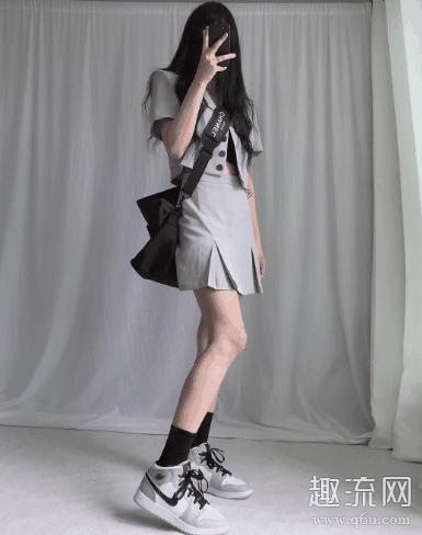穿aj1mid舒服吗 穿aj1mid卡脚脖子走不了路怎么办