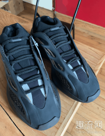 椰子700v3鞋带怎么解开 yeezy700v3鞋带怎么换