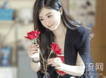 而自己19年还潮牌在用苹果6（现实版樊胜美洛洛长什么样 洛洛微博是多少）