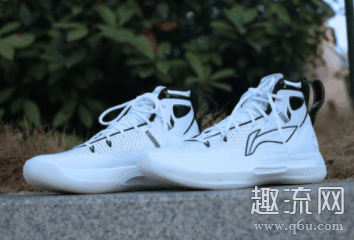 一些资深的玩鞋的人就潮牌能看出和真的标不同的地方（李宁球鞋怎么扫二维码 李宁球鞋二维码有什么用）