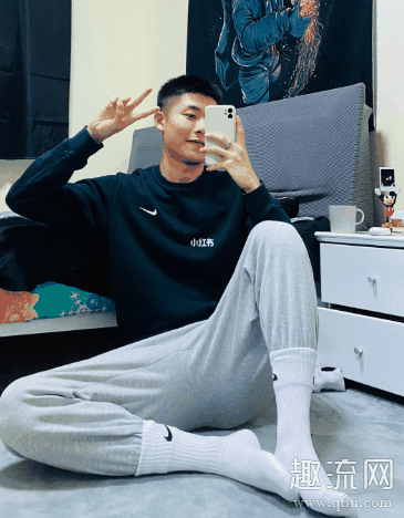 会更好；chaopai.com潮牌汇店NIKE这样大牌（篮球袜怎么套裤子上去 篮球袜包裤脚怎么包好看）