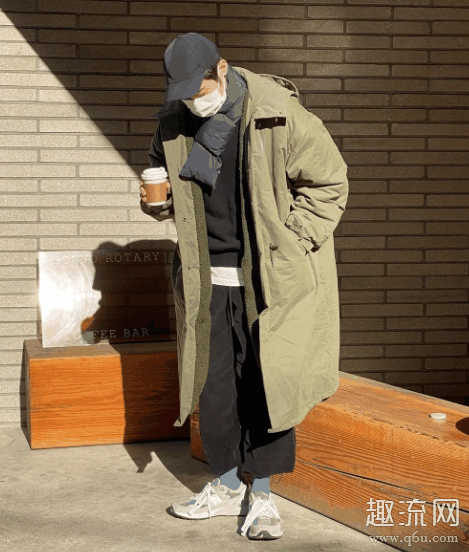 长款过膝羽绒服搭配图 中长羽绒服怎么搭配下装