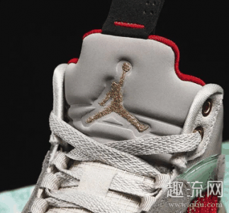 后跟标签缝潮牌有CLOT Logo（Clot x AJ35中国玉开箱测评 AJ35中国玉码数偏大还是偏小）