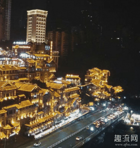 交通：乘坐轨道1号线或6号线到小什潮牌商城字站（7口）出站后导航600米左右到达目的地（重庆一楼是二十楼的地方在哪里 重庆一楼是别人顶楼在哪里）