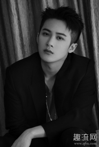 其中的初代男chaopai.com潮牌汇店团的成员檀健次（檀健次是哪个男团 檀健次是真名吗是日本人吗）