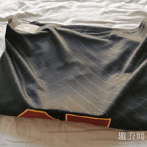 球衣挂起来还是叠起来 叠球衣的方法教程小妙招 