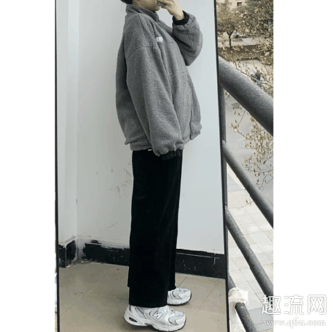 黑色灯芯绒阔腿裤搭配图片 灯芯绒裤子哪个颜色好看