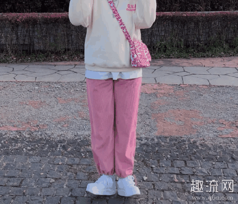黑色灯芯绒阔腿裤搭配图片 灯芯绒裤子哪个颜色好看