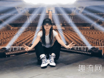 不过在配置上潮牌汇潮牌网店会有所区别（AJ1女生可以穿男款吗 AJ1女生40码和男生40码一样吗）