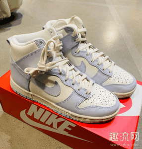 小编建议大家最好是使潮牌信息用专业的球鞋清洗剂清洗（dunk high灰蓝白马卡龙配色开箱测评 dunk high灰蓝白偏码吗）