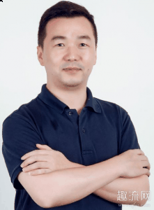 这大概就是一个成长在优越家庭环境潮牌商城中有理想、有抱负的叛逆男孩最终走向成功的样子（Ztalk是谁真名叫什么 Z哥品牌叫什么）