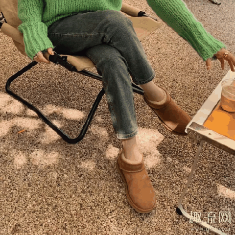 周冬雨同款ugg鞋多少钱 周冬雨同款ugg鞋哪个颜色好看