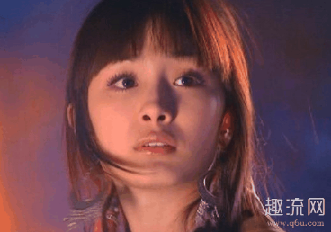 杨幂85花什么意思 杨幂把85穿在身上的卫衣是什么牌子