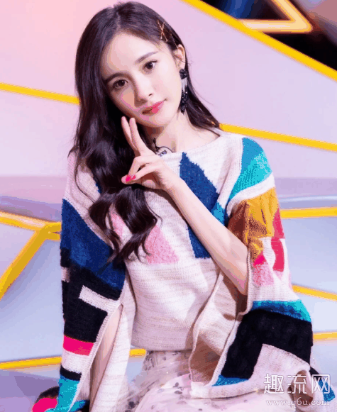 杨幂彩虹刺绣毛衣是什么牌子 杨幂同款彩虹刺绣毛衣图片