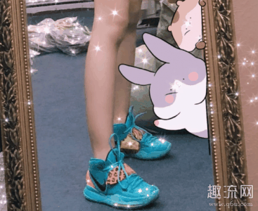 侧拉链设计还潮牌资讯有Nike字母标志（欧文6搭配什么裤子好看 欧文6怎么搭配衣服）