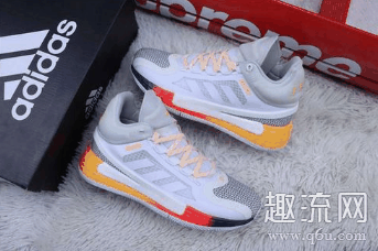 罗斯11在包裹以及支潮牌商城撑方面还是挺不错的（罗斯11和全城8哪个实战好 罗斯11和全城8哪款值得入手）