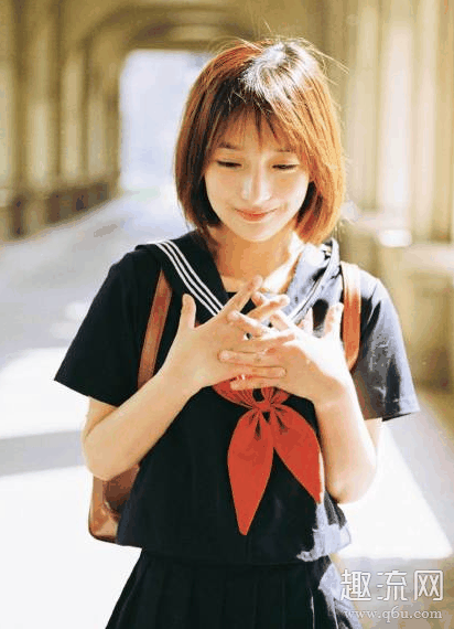 白醋少女楼梯口事件视频 白醋少女ai换脸
