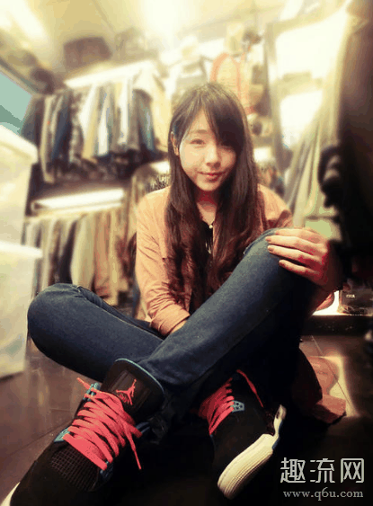 AJ4女生怎么搭配 女生穿AJ4的效果图