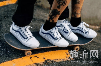 vans和万斯一样吗 vans和万斯有什么区别