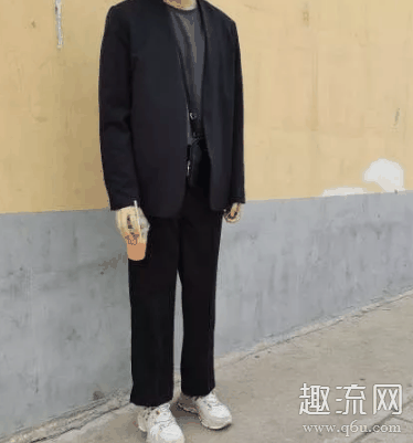 休闲西裤配什么上衣 休闲西裤配什么鞋子好看 