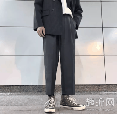 休闲西裤配什么上衣 休闲西裤配什么鞋子好看 