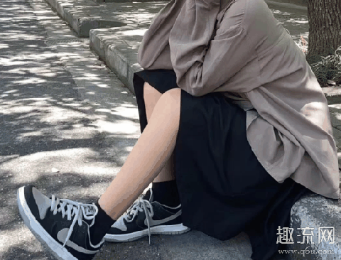 dunk影子灰和aj1影子灰有啥区别哪个好看 dunk影子灰和哪个鞋是情侣鞋