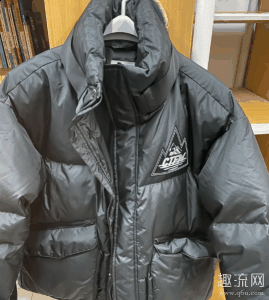 具体好不好潮牌也不太懂（李宁cf溯系列羽绒服开箱测评 李宁cf溯系列羽绒服上身试穿效果）