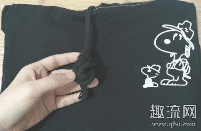 卫衣的绳子太长了怎么办 卫衣的绳子绳子打结法男生