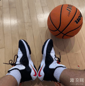 上脚的感觉潮牌信息是很轻快的（战士14实战的优缺点有哪些 战士14防滑鞋能很差吗）