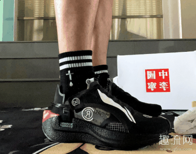 李宁游侠跑步测评潮牌 李宁游侠压脚背怎么办（李宁游侠跑步测评 李宁游侠压脚背怎么办）