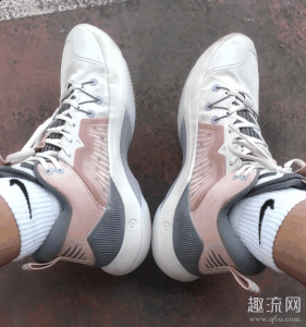 这个抗扭还潮牌商城是差点意思（李宁利刃2020篮球鞋实战测评 利刃和音速8哪个好）