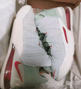 上脚出街搭配潮牌品牌也是不错的（詹姆斯18女生穿踩得开吗 詹姆斯18女款和男款的区别）