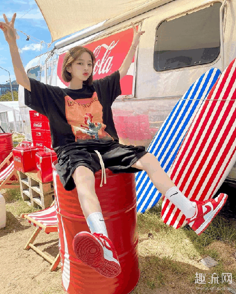姜泰莉球鞋高清壁纸赏析 姜泰莉的眼睛为什么这么大