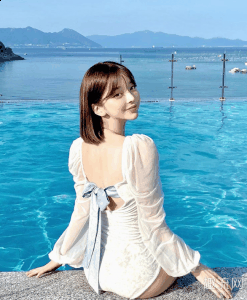 这么美腻的女潮牌孩子还喜欢球鞋（姜泰莉球鞋高清壁纸赏析 姜泰莉的眼睛为什么这么大）