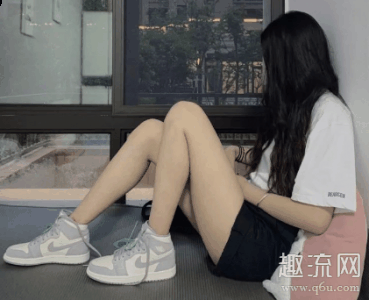 所以也有很多女孩潮牌品牌子买大童版（GS）来穿（女生的AJ一般在什么价位 AJ女生和男生的鞋码是一样的吗）