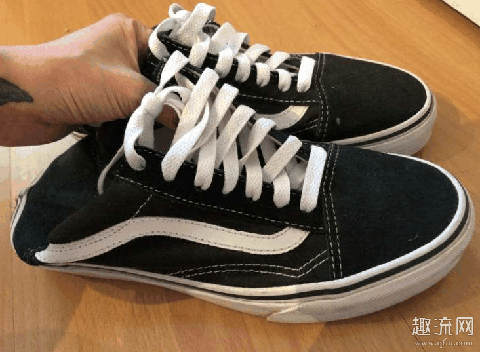 vans踩后跟穿法是谁先穿的 vans踩后跟会穿坏吗怎么恢复
