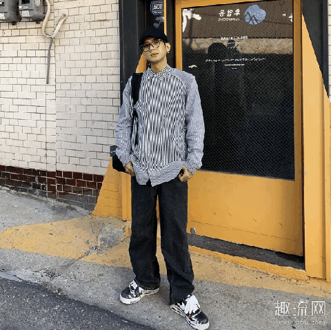 夏天穿球鞋搭配这五条裤子好看又百搭，全身穿搭图片赏析！